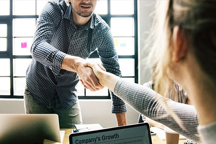 להיות צודק או להיות חכם